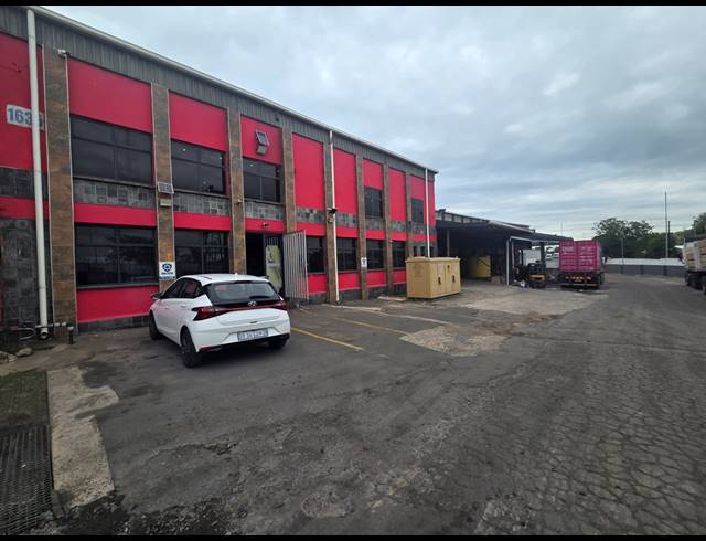7,618M² WAREHOUSE FOR SALE IN MOBENI